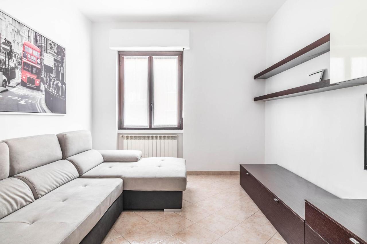 Milan - Bocconi E Navigli - Spacious 3Br Apartment 95 M - Free Parking — Photos 3