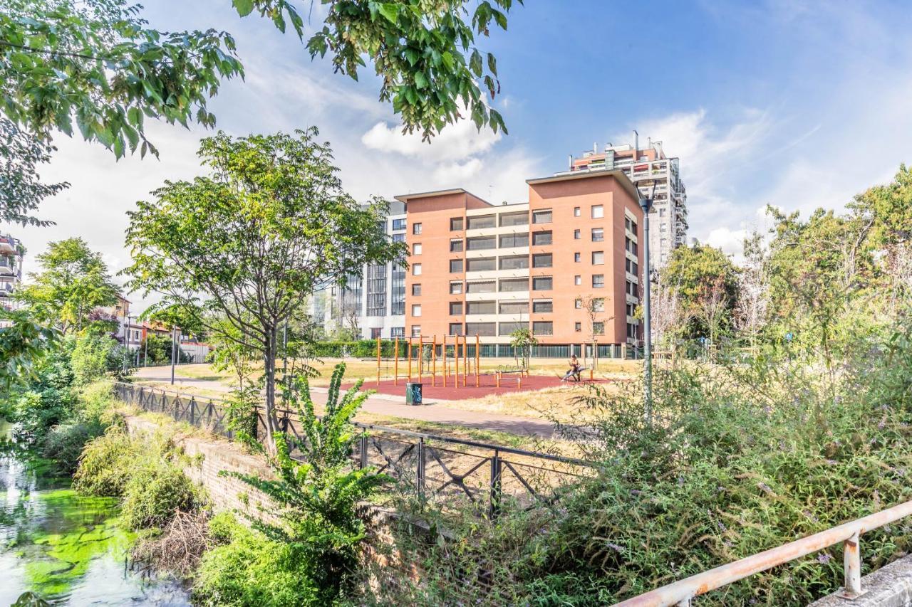 Milan - Bocconi E Navigli - Spacious 3Br Apartment 95 M - Free Parking, Milan